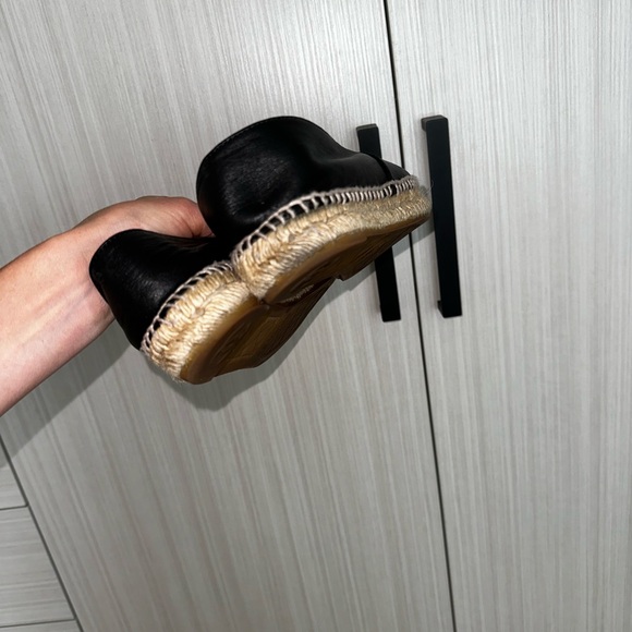 Size 36 leather Chanel espadrilles - Picture 4 of 7